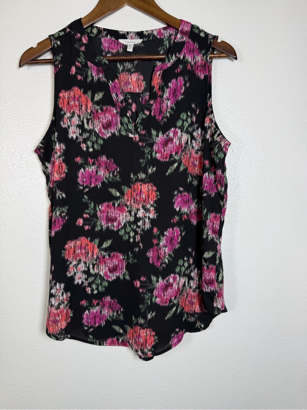 Maurices Black Sleeveless Floral V-Neck Top with Pink & Coral